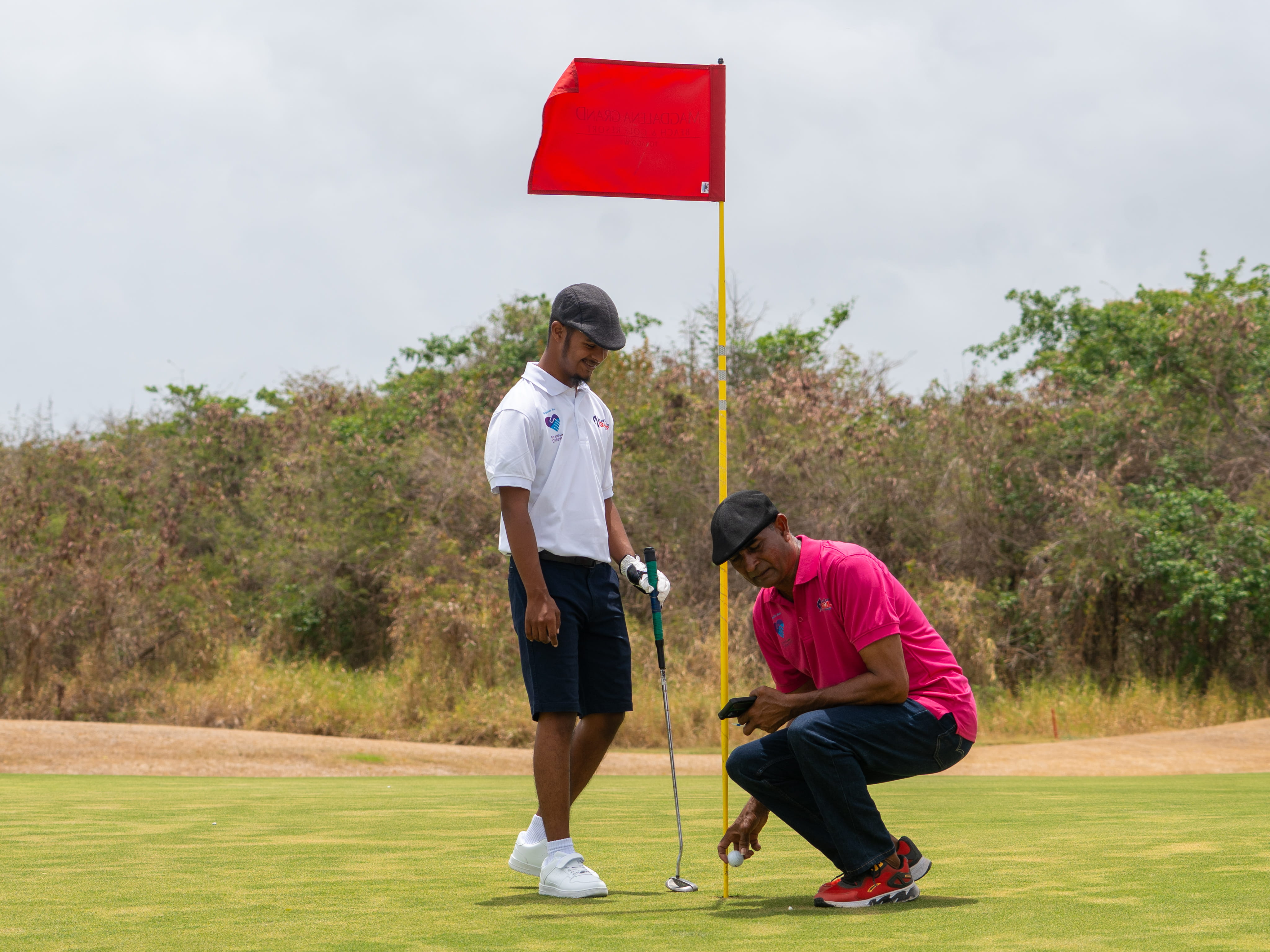 SOTT golfers on field