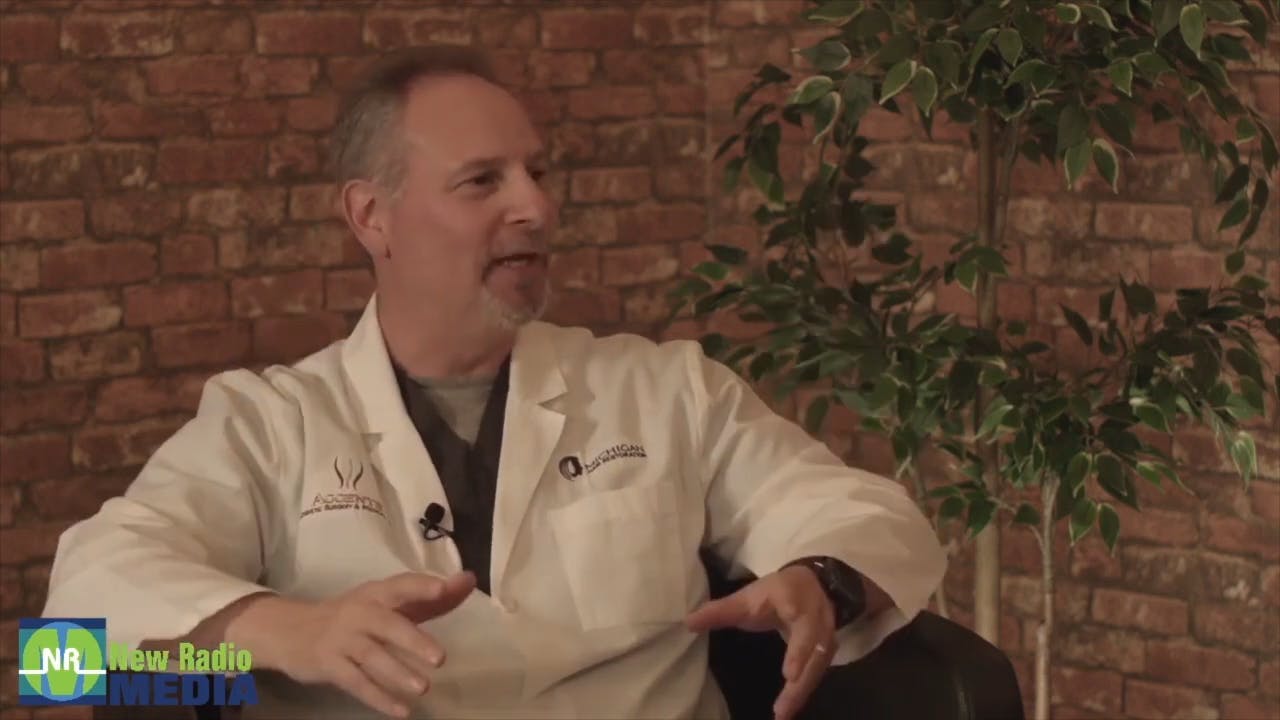 Dr. Berkowitz speaking on neck liposuction