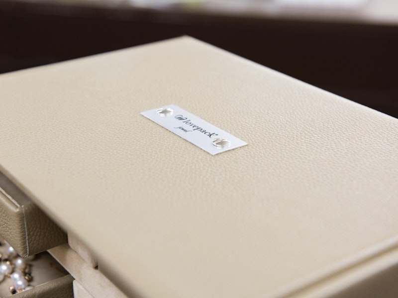 Dettaglio espositore per la linea JEWEL Dettaglio espositore per la linea JEWEL