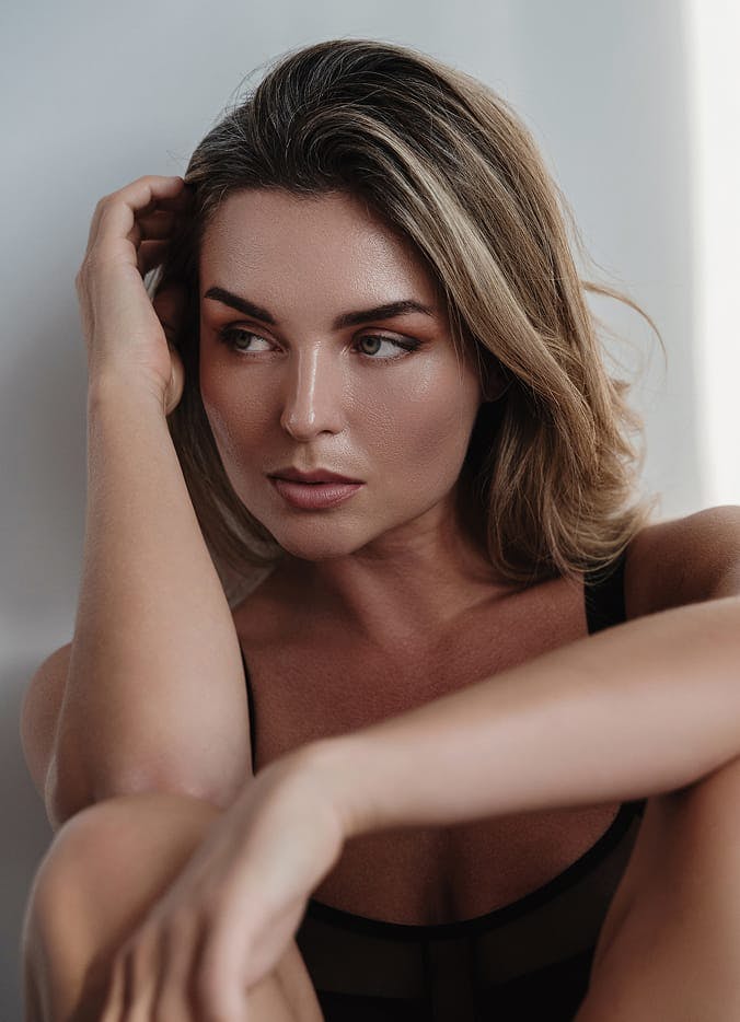 woman with blonde hair