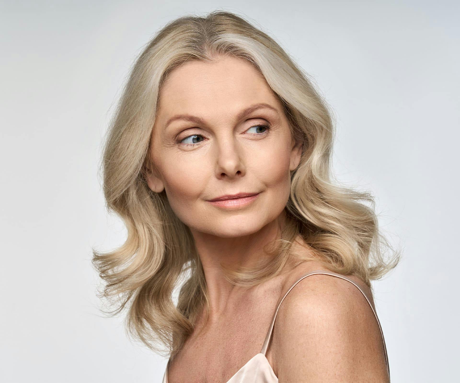 woman with blonde wavy hair