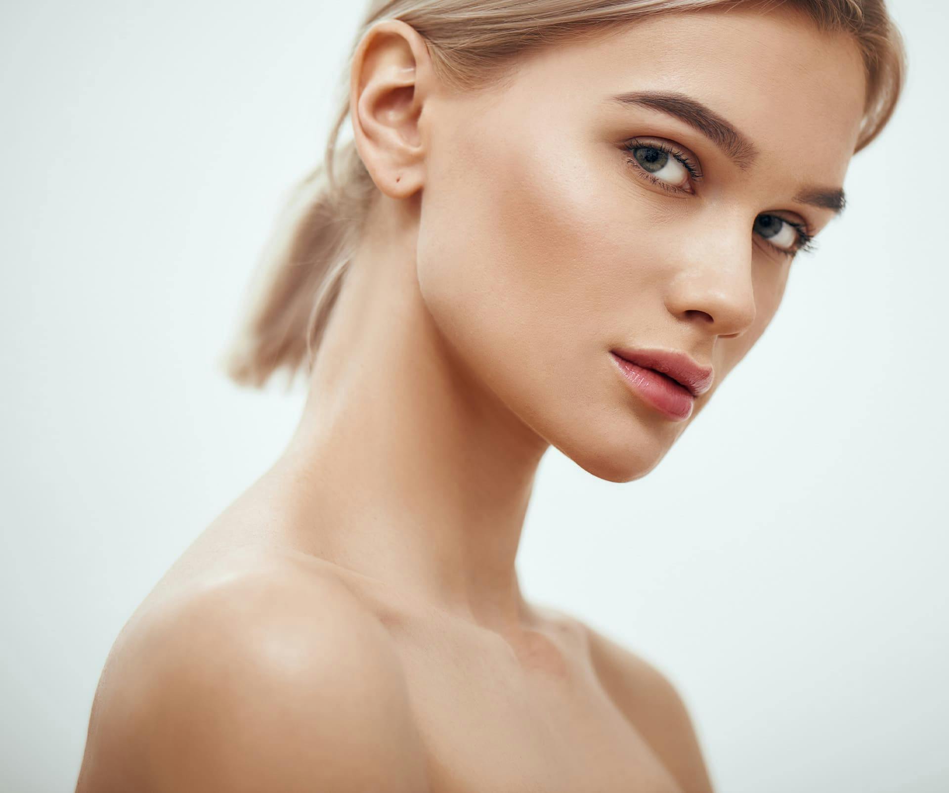 woman with blonde ponytail