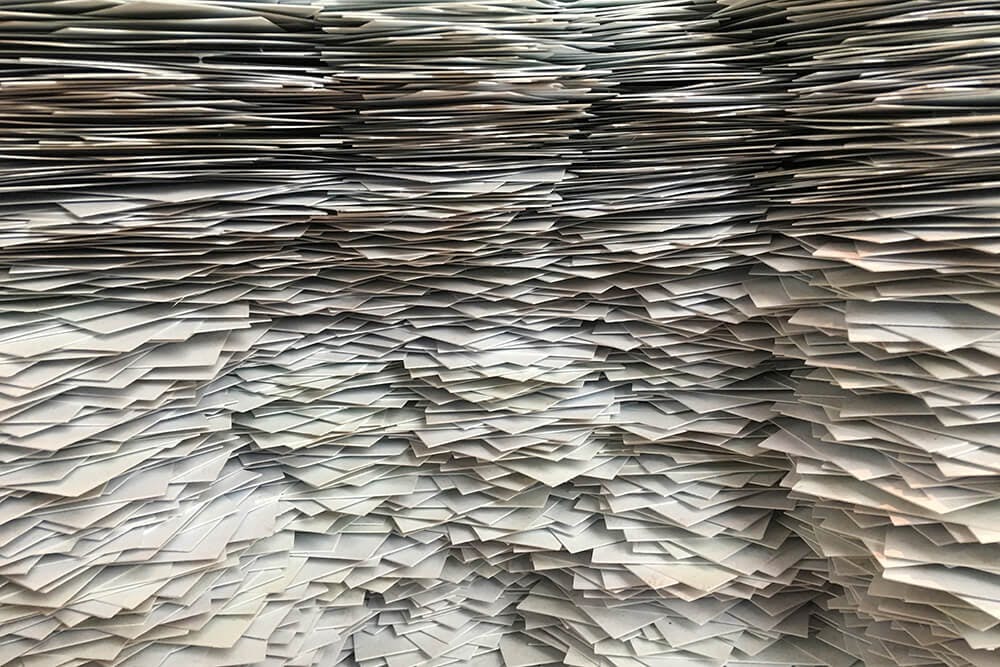 berge von papier im Büro