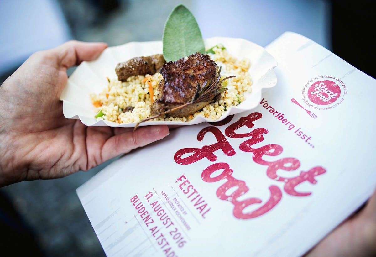 street food festival flyer und street food