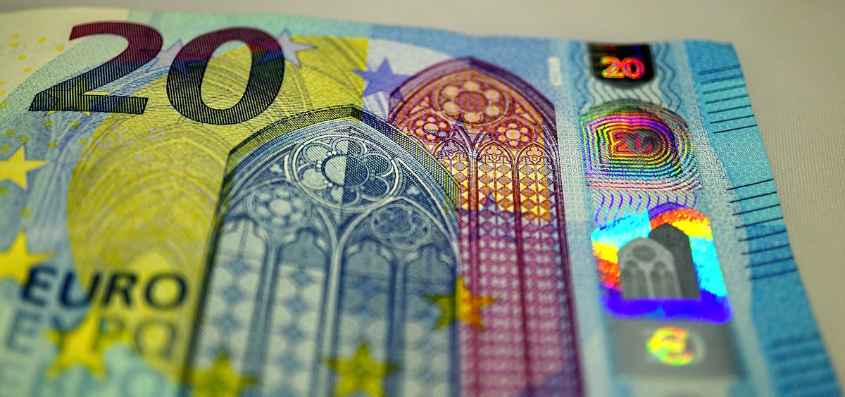 Hologrammfenster auf Geldschein