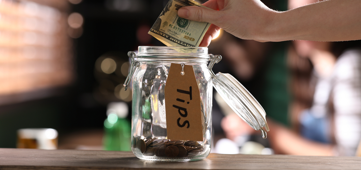 Wie muss man Trinkgeld buchen & versteuern?