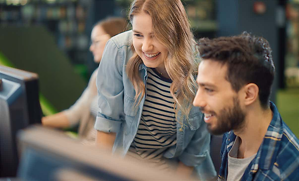 Studenten vor Computer