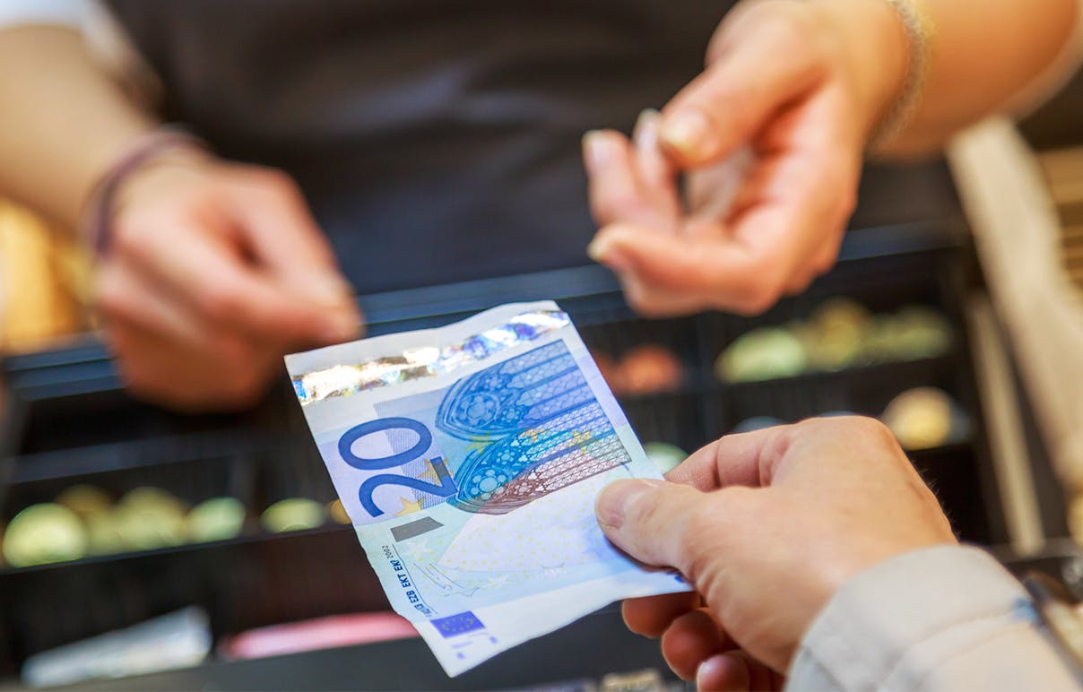 Kunde zahlt bar Kunde zahlt bar