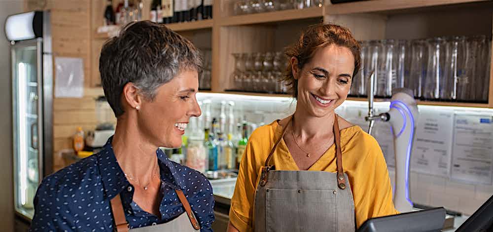 Unternehmerinnen kassieren in der Gastro Unternehmerinnen kassieren in der Gastro