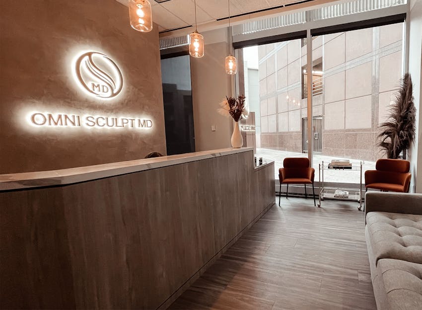 Omni Sculpt front desk