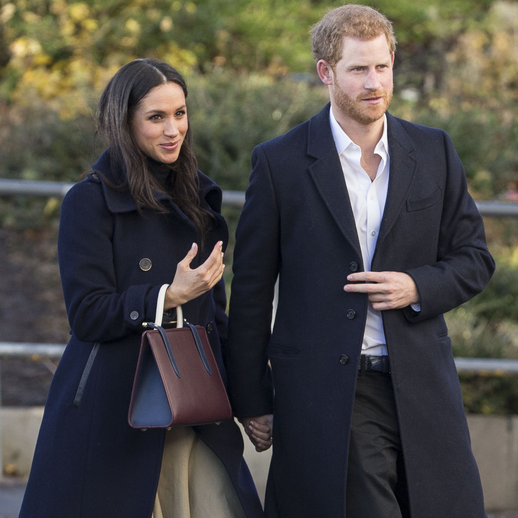 Meghan markle strathberry clearance midi tote