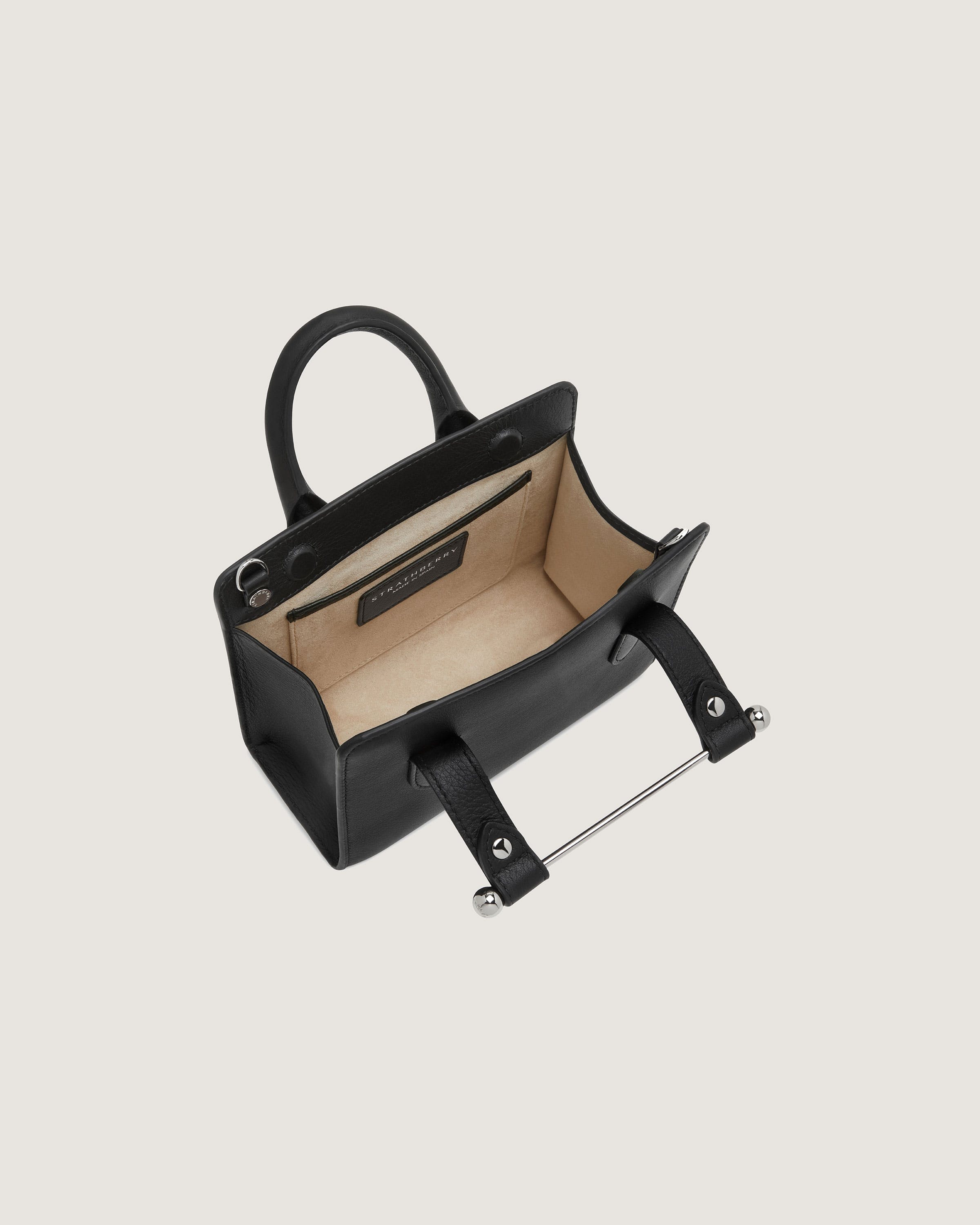 The ストラスベリー Nano Tote - トップハンドルレザー