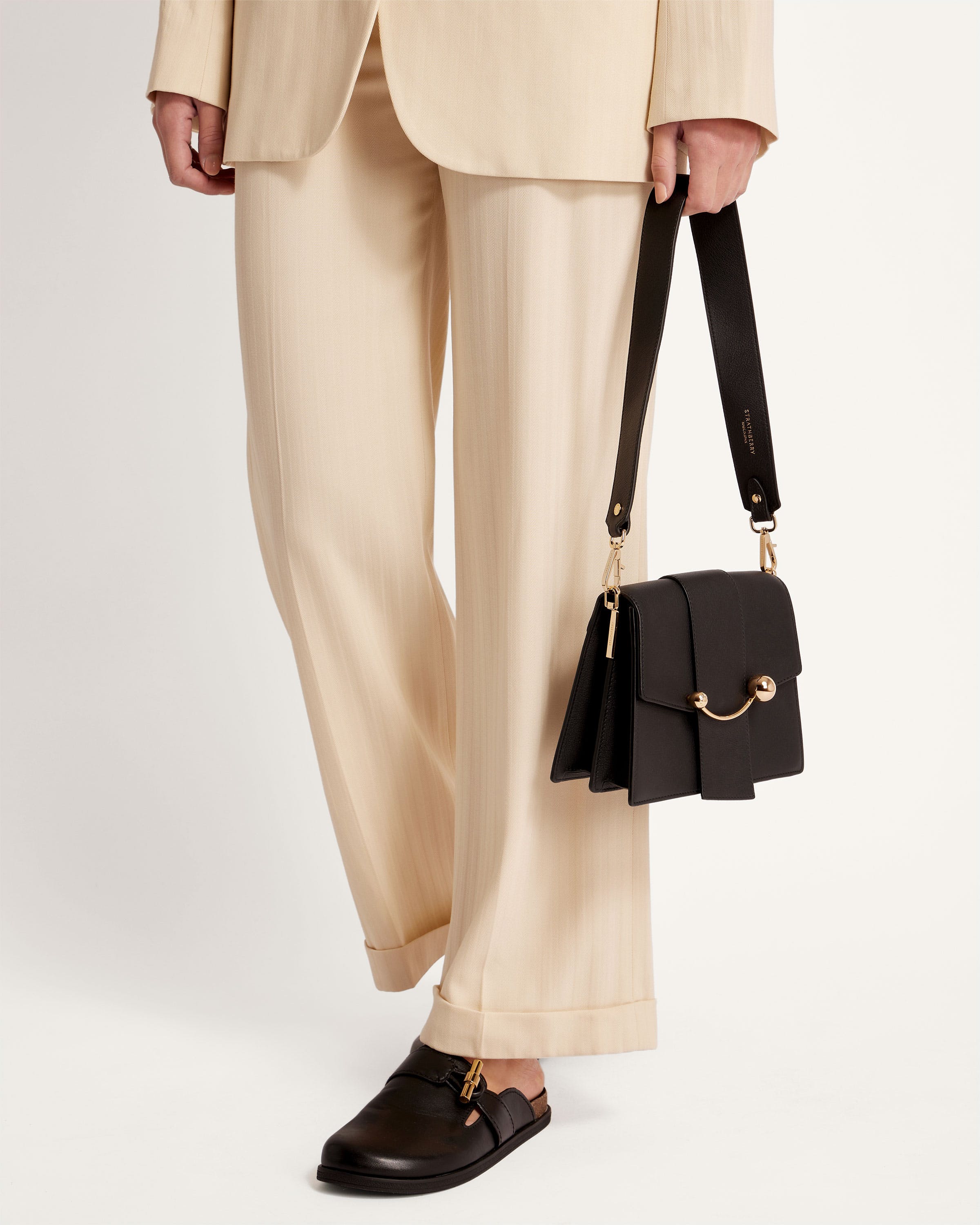 【STRATHBERRY】BOX CRESCENT ショルダーバッグ レザー 8色 Strathberry - Box Crescent - Leather Shoulder Bag - Black