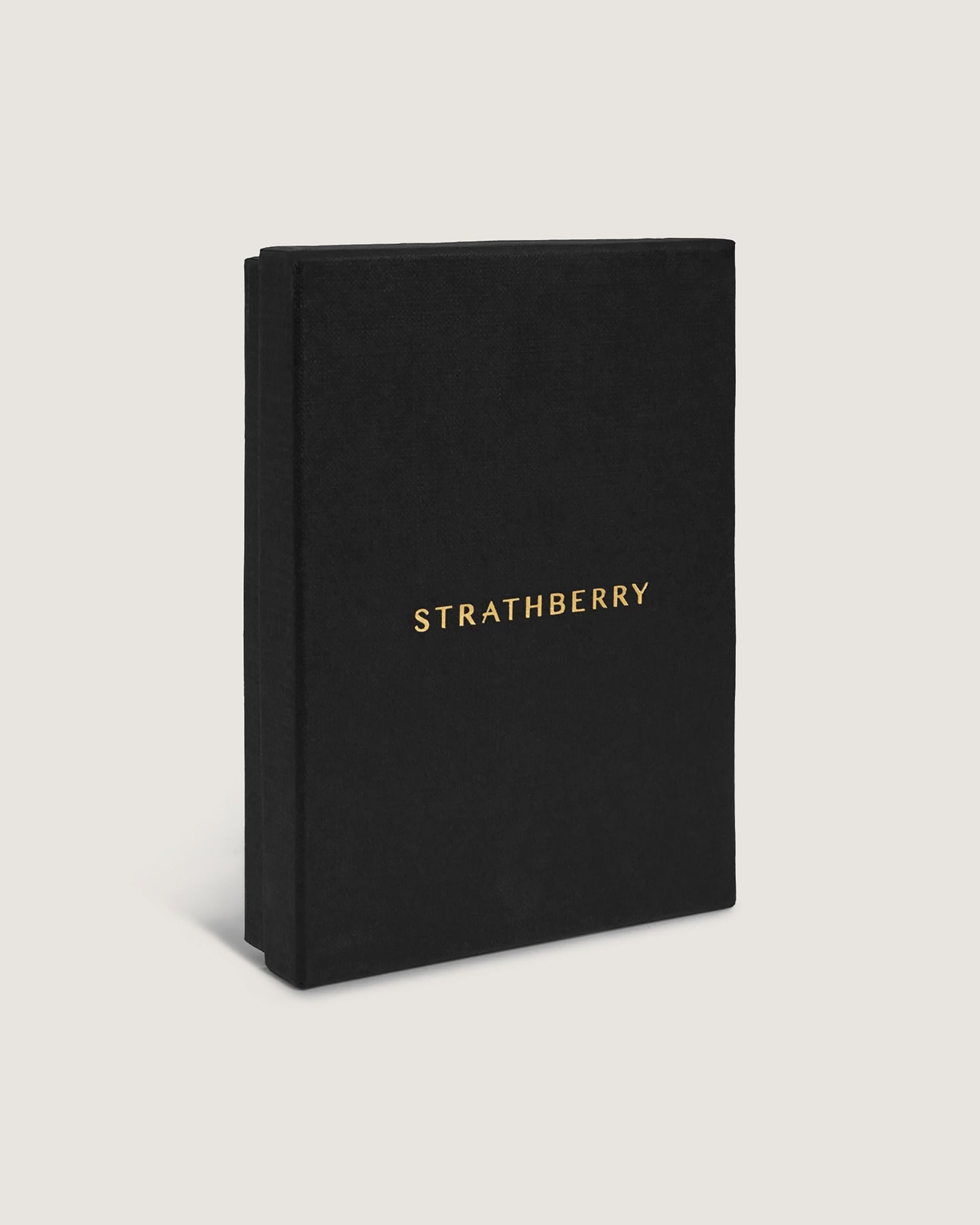 【STRATHBERRY】パスポート ホルダー Strathberry - Multrees Passport Holder - Black