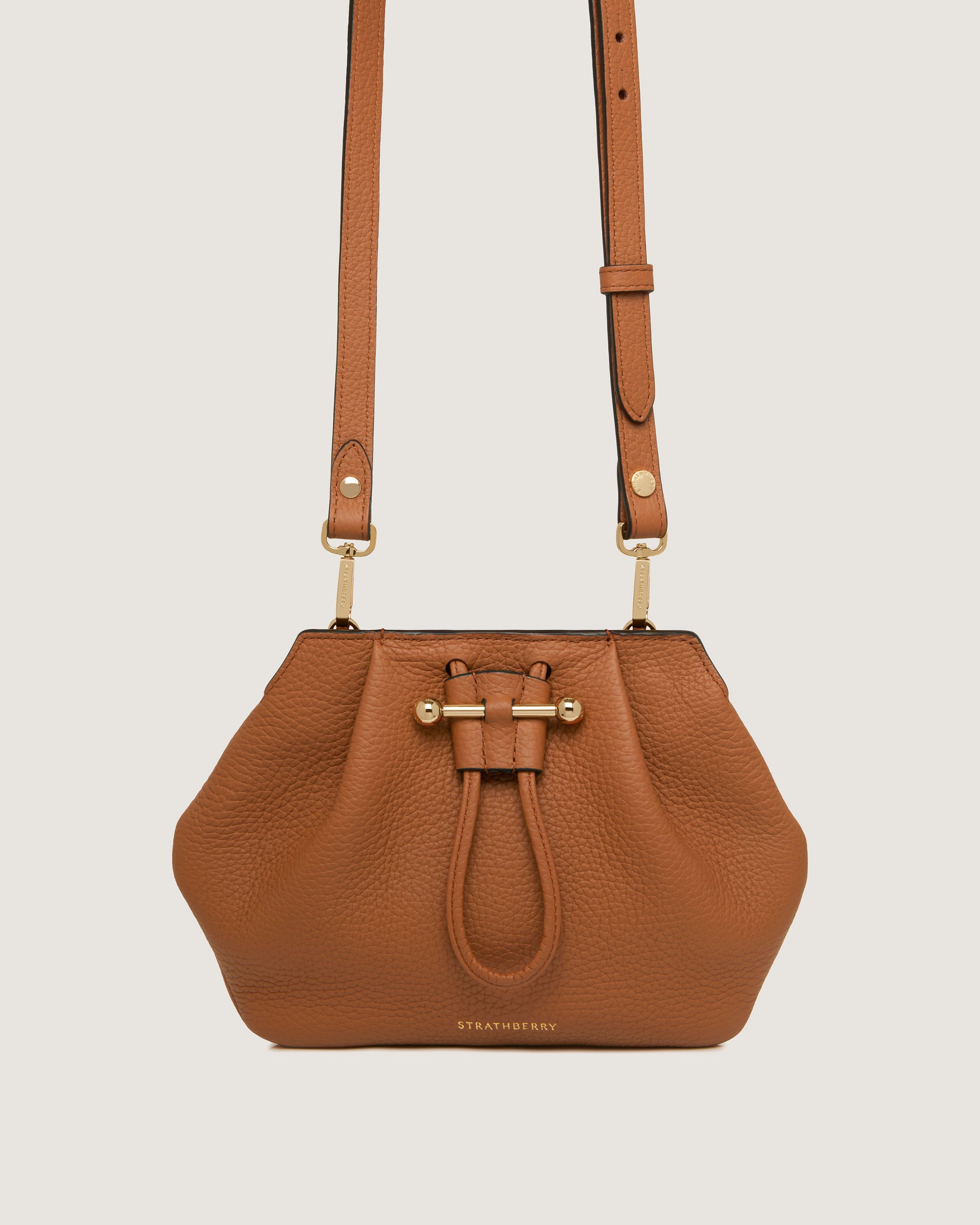 ストラスベリー シャルロット・レザー巾着クロスボディバッグ Osette Crossbody | Strathberry 日本 / Japan