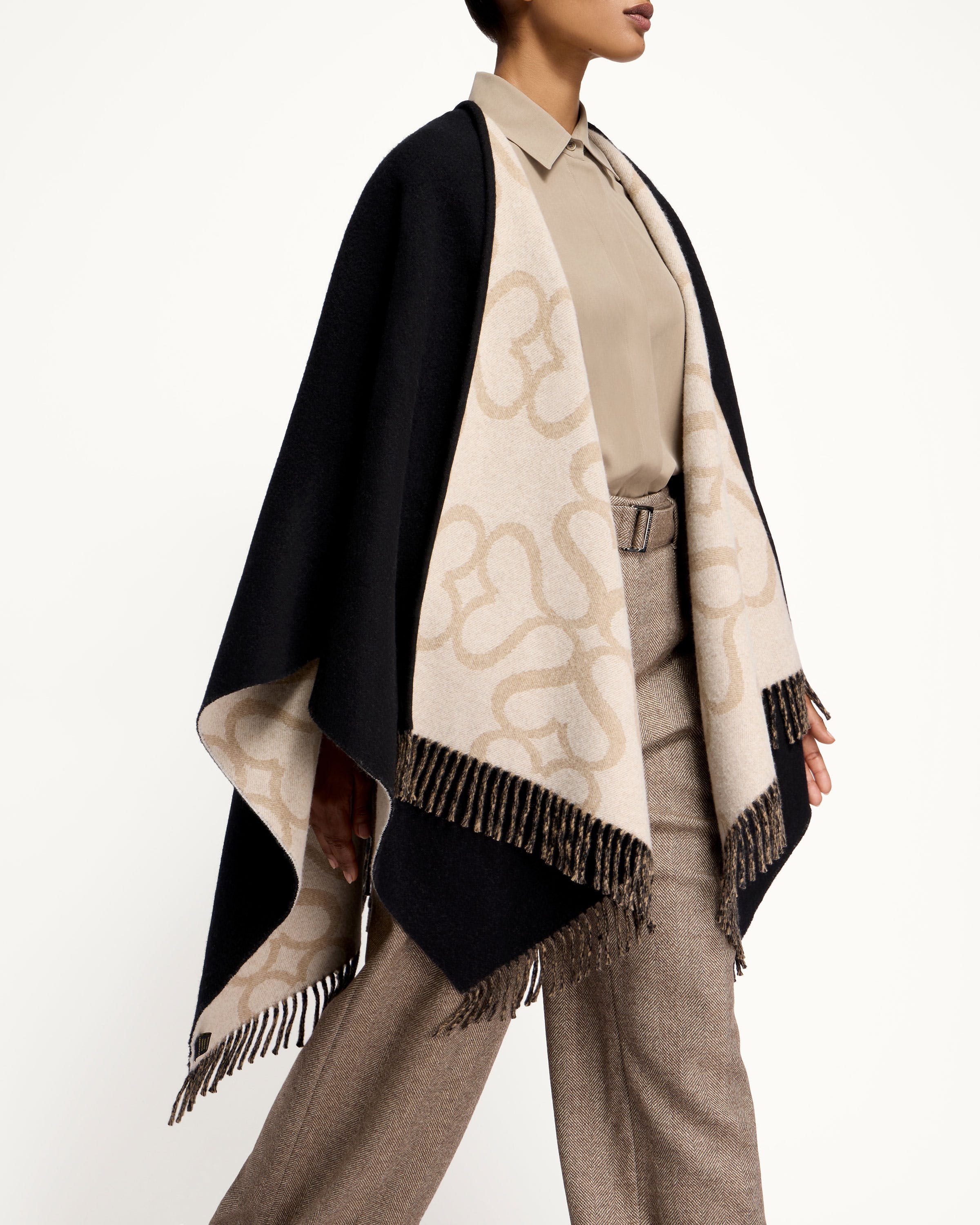 Burberry★素敵！Reversible Camel House Check Wool Cape Shawl Burberry☆素敵！Reversible Camel House Check Wool Cape Shawl