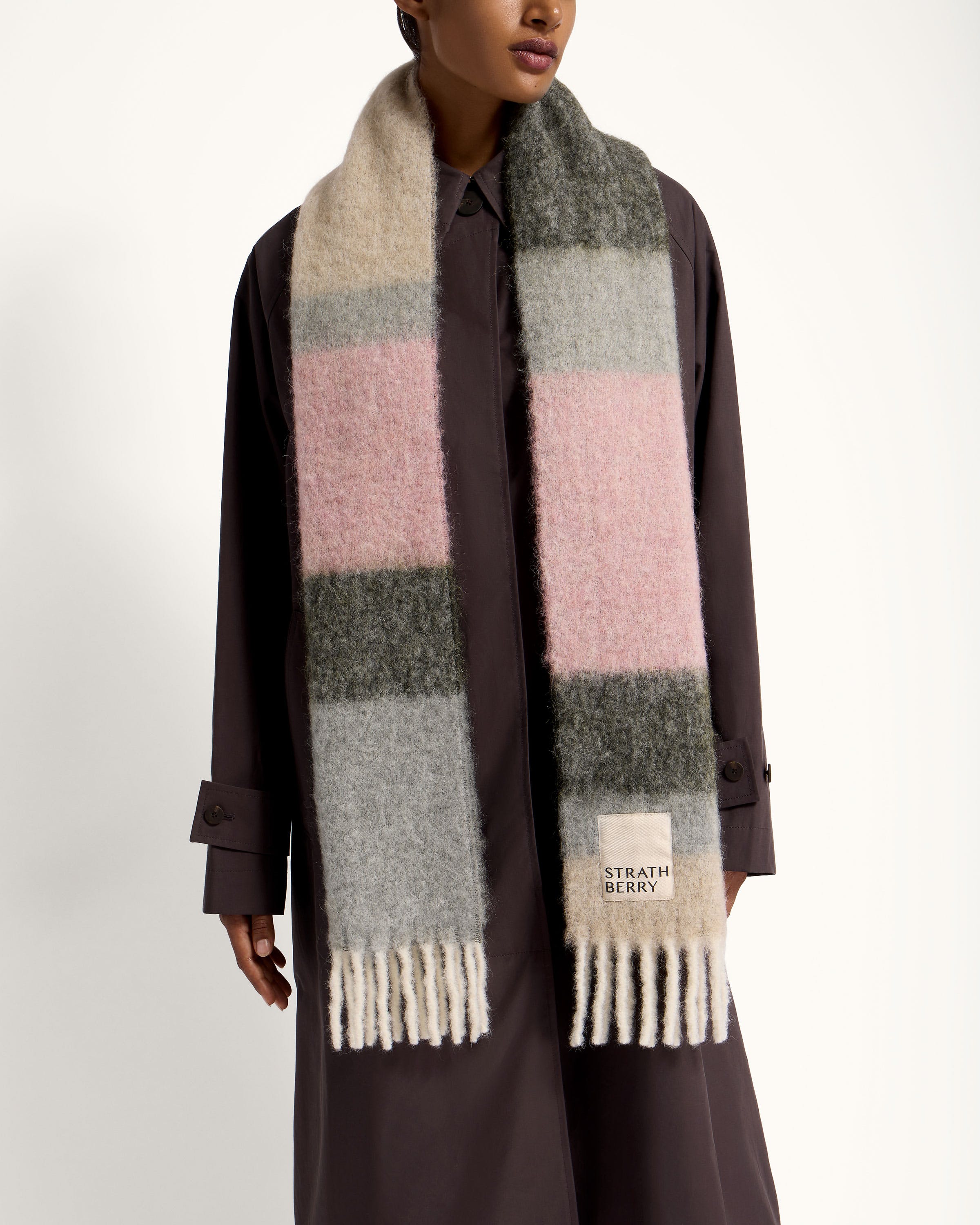 ボレロ・ショール Jil Sander Pale pink mohair blend scarf Jil Sander Pale Pink Mohair Blend Scarf With Fringes – LOZURI®
