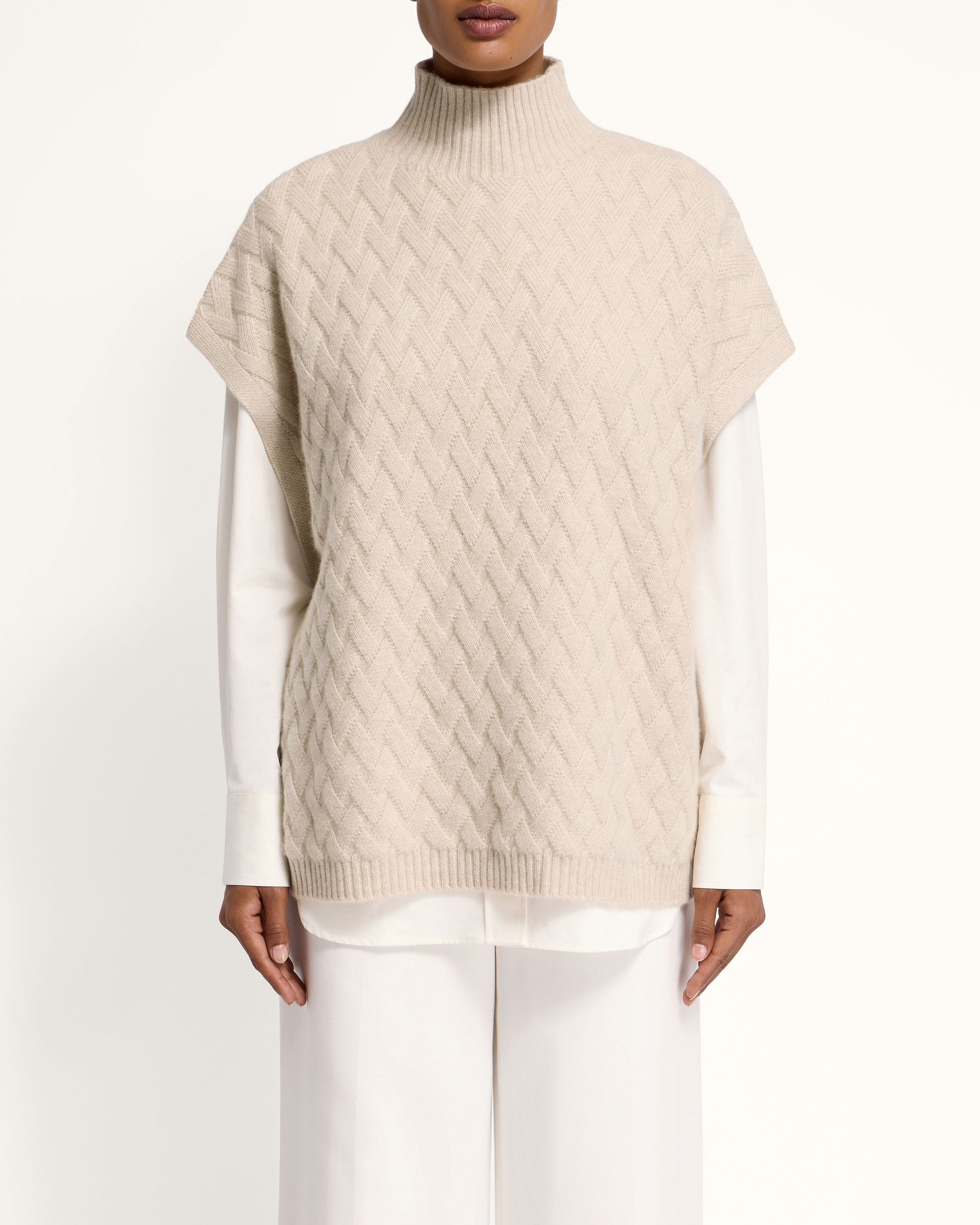 ACKA ポンチョニットベージュponcho knit beige フリーサイズ Poncho with a textured pattern - Beige | SCAYLE