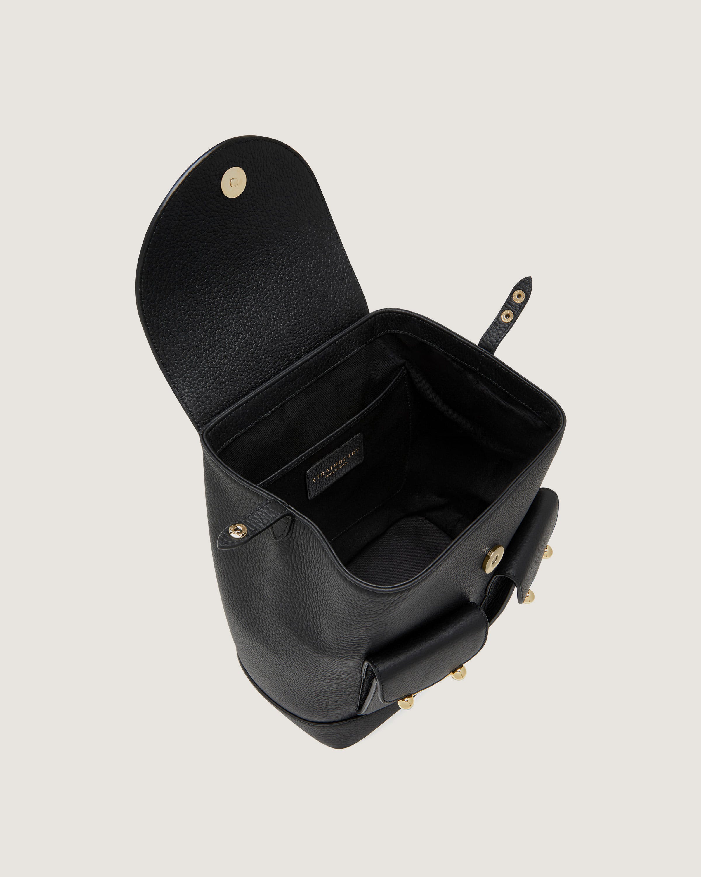 ストラスベリー - Osette Backpack - 黒 | Strathberry 日本 / Japan