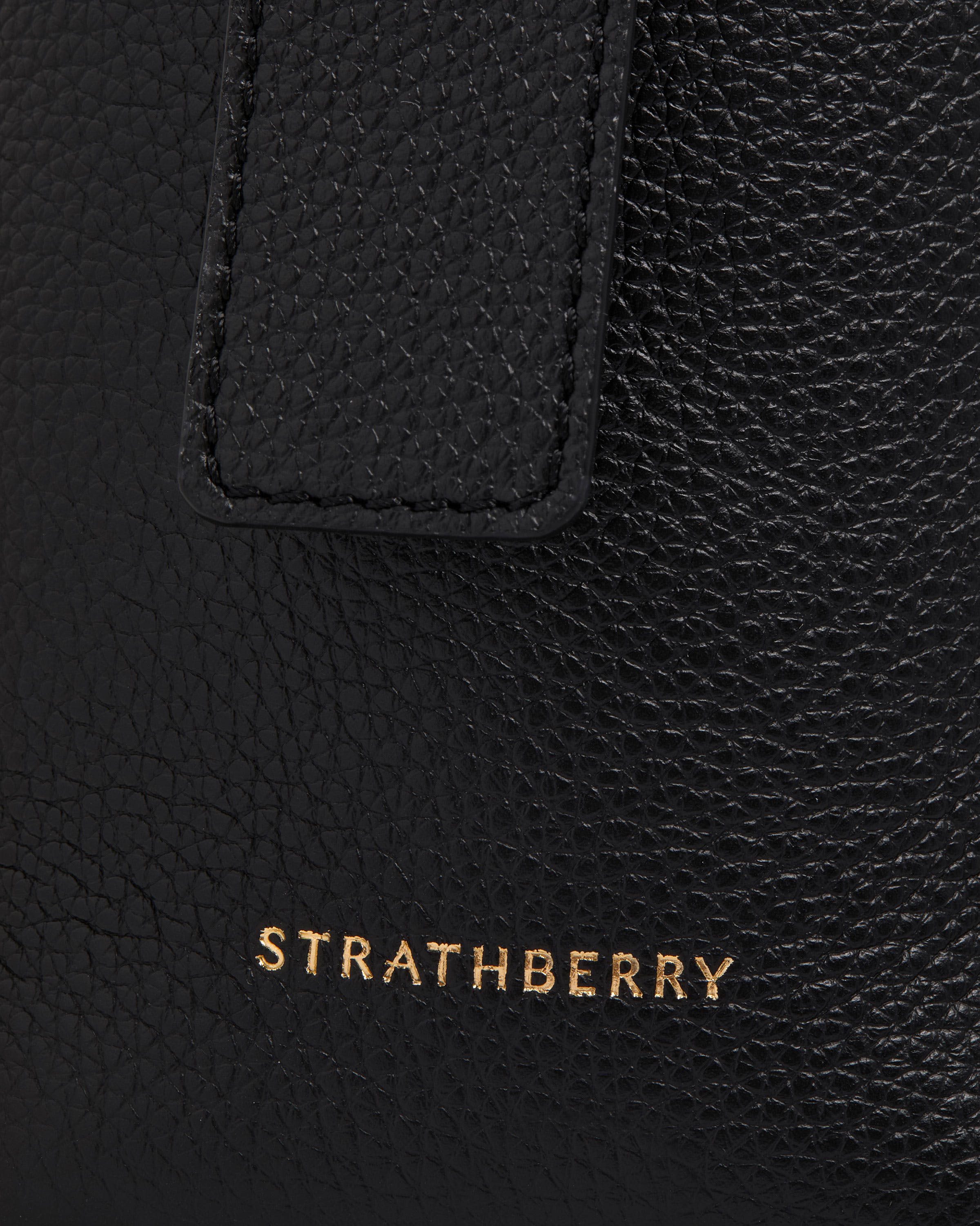 新品同様　STRATHBERRY　ショルダーバッグ　2way　スモール　ロゴ刻印 新品同様 STRATHBERRY ショルダーバッグ 2way スモール ロゴ刻印