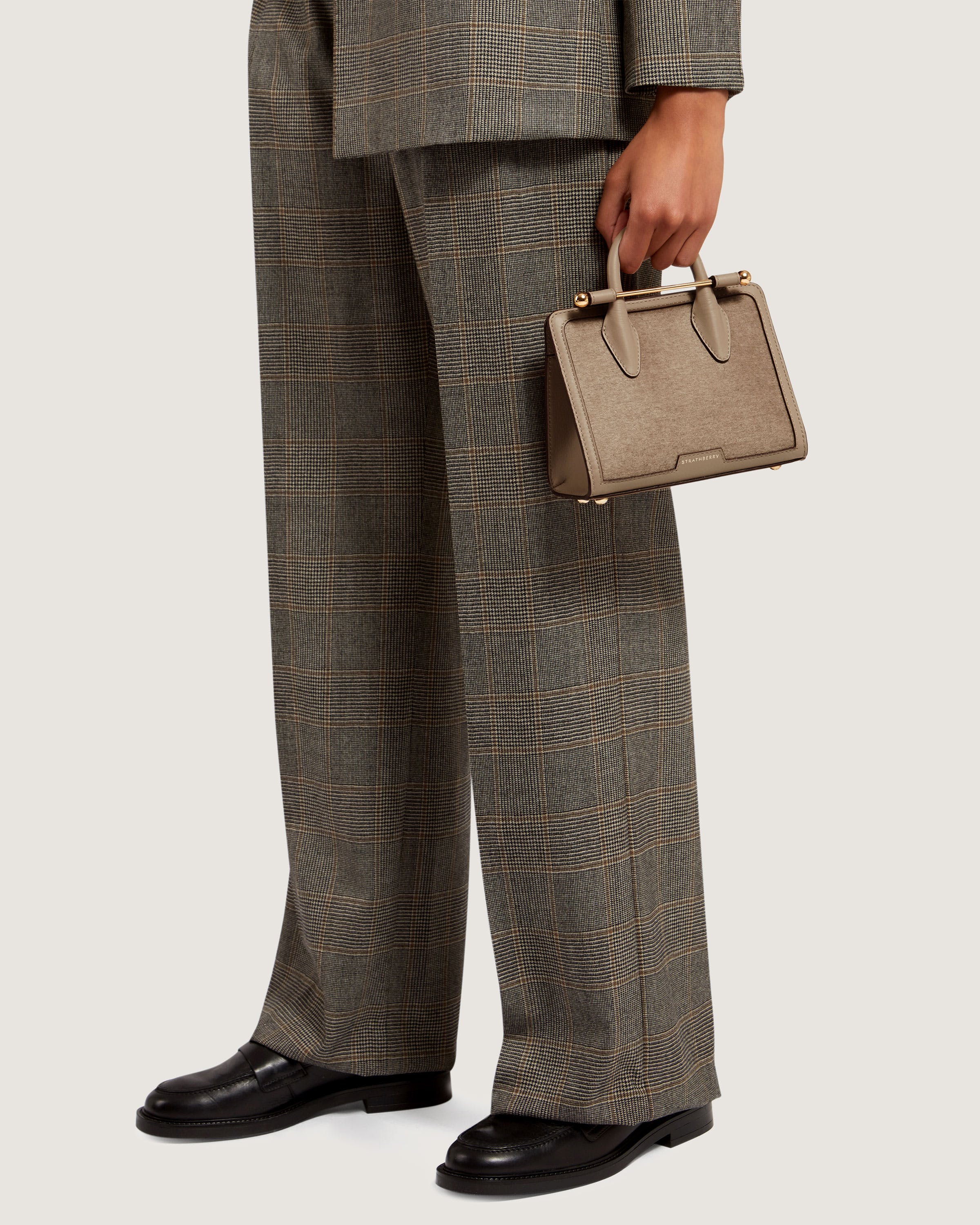 Strathberry |カシミアバッグ | 上質デザイナーカシミア &ソフト