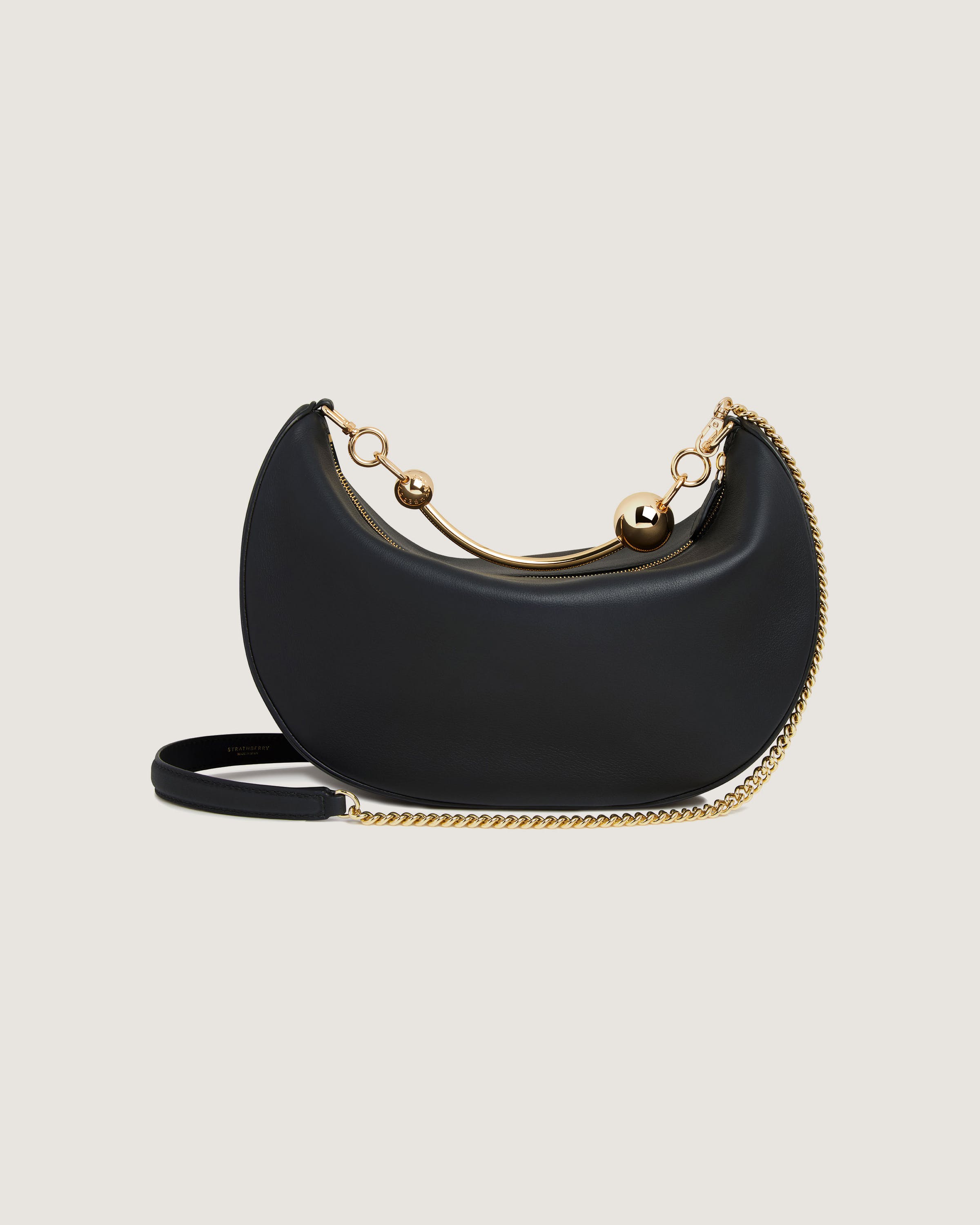 即発【STRATHBERRY】CRESCENT サッチェル ショルダー バッグ 黒 Strathberry - Crescent Shoulder - Leather Shoulder Bag - Black