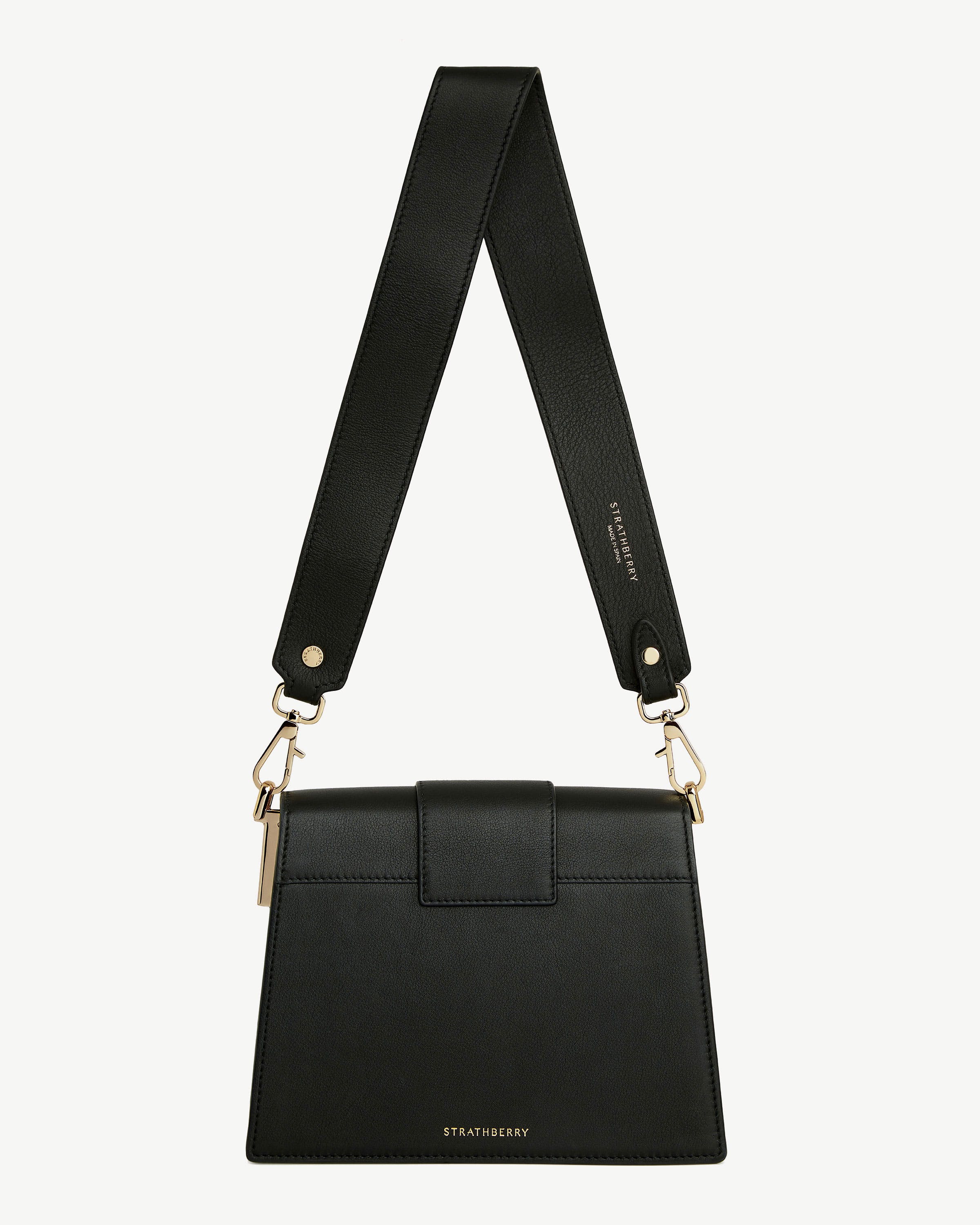 STRATHBERRY ショルダーバッグ ブラック 【購入時コメント不要です】 STRATHBERRY ショルダーバッグ ブラック 【購入時コメント不要です】