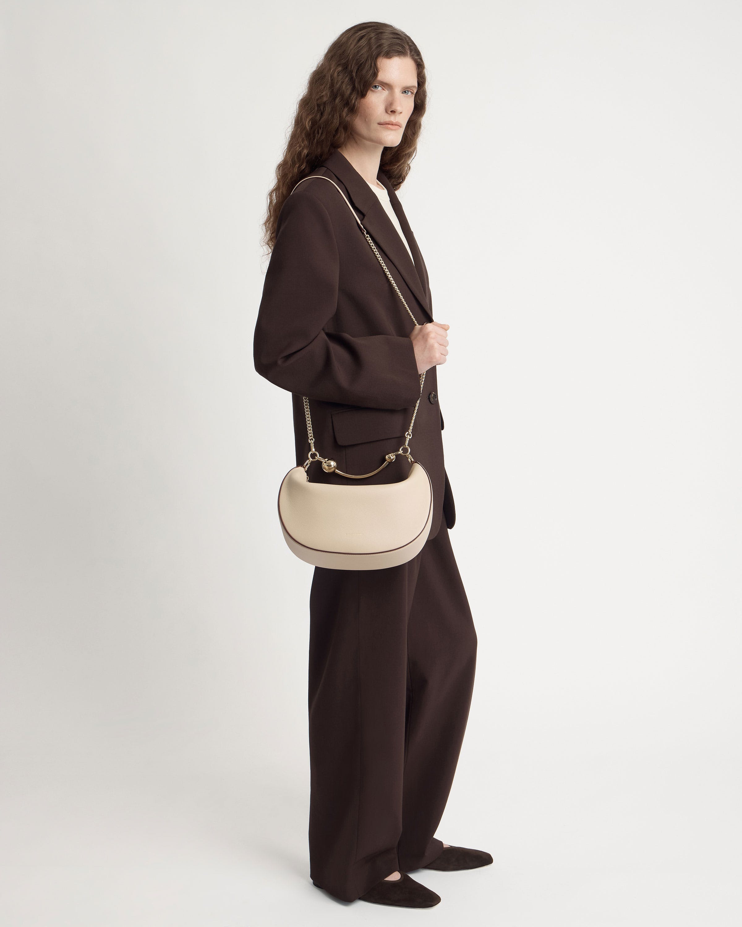 ストラスベリー - Crescent Moon - Oat / Neutrals | Strathberry 日本 