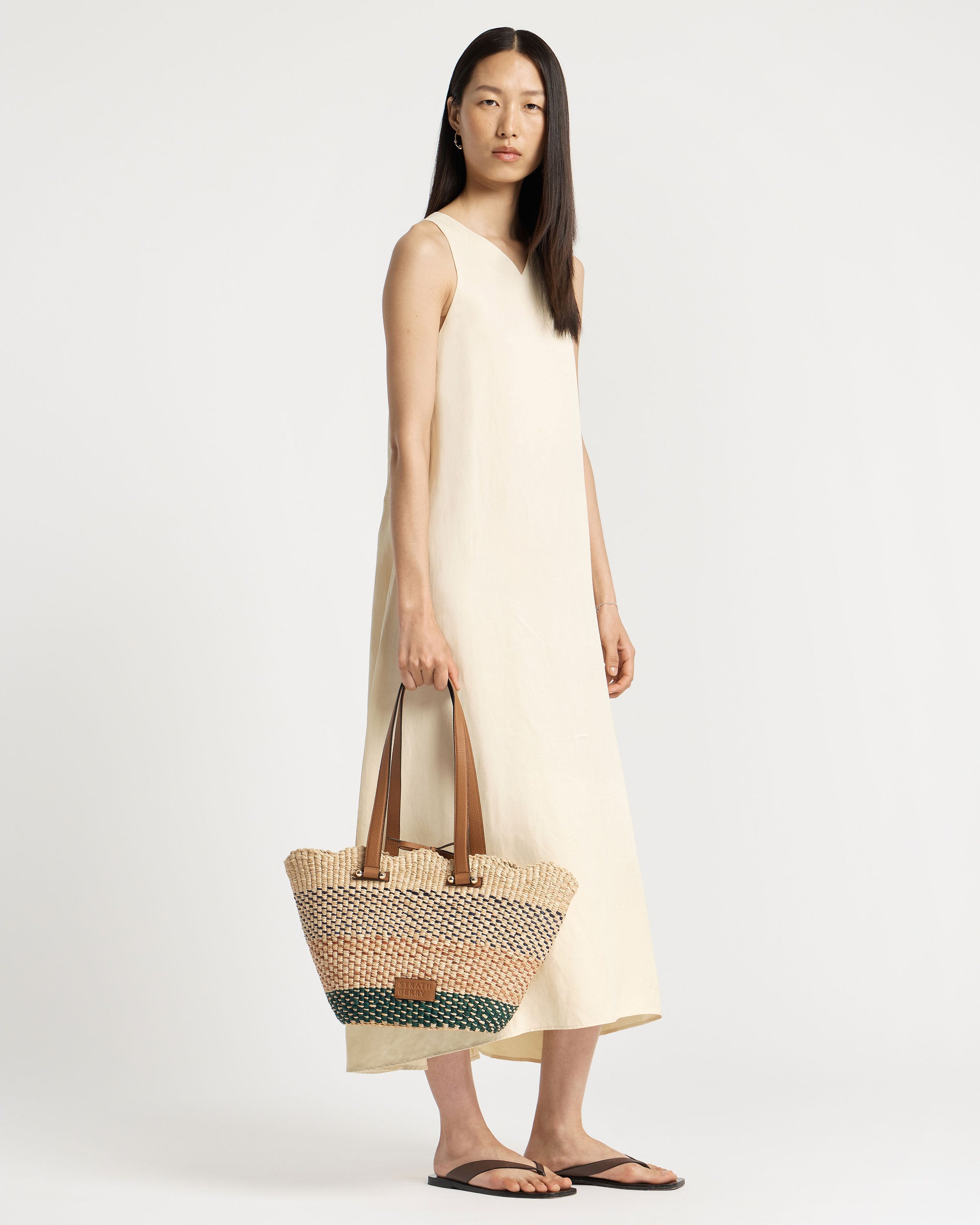 かごバッグ/ストローバッグ Scalloped leather-trimmed raffia tote S Strathberry - Scallop Tote - Natural