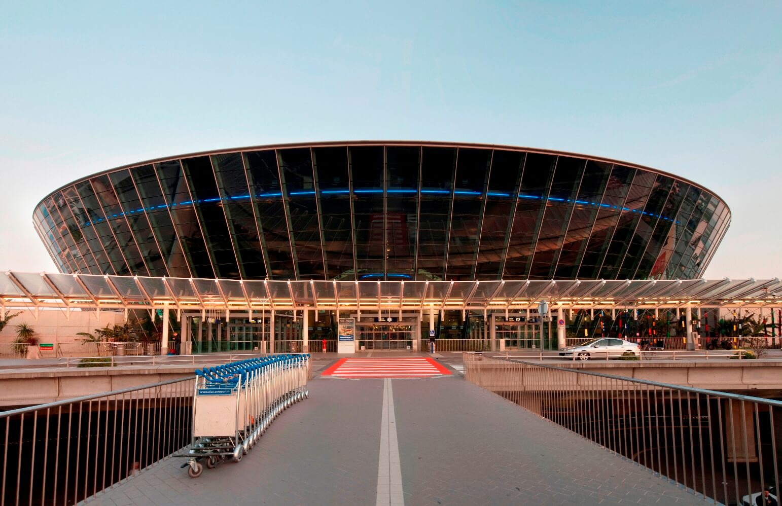 L'aéroport de Nice, de 1900 à nos jours