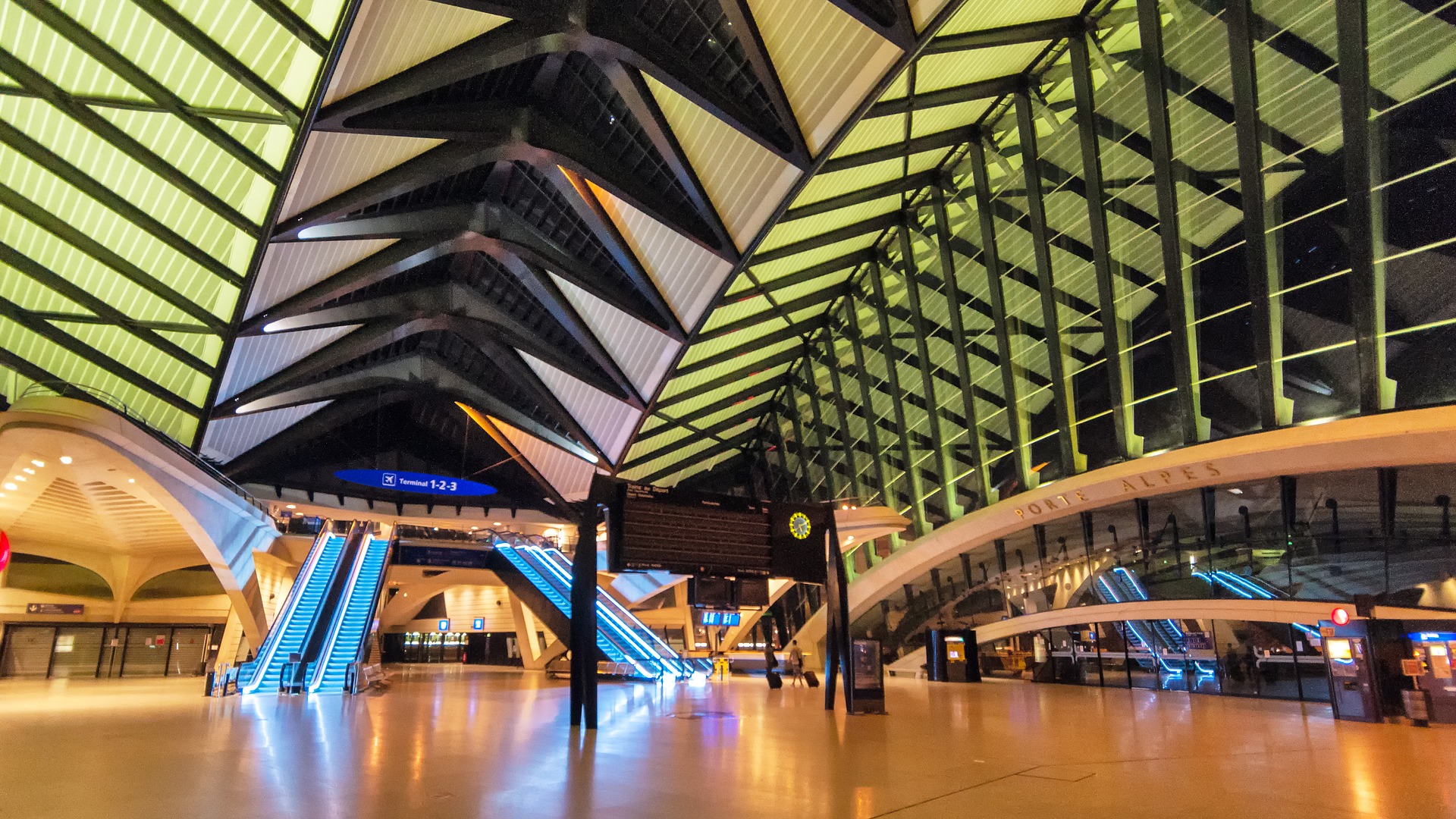 aéroport lyon saint exupéry