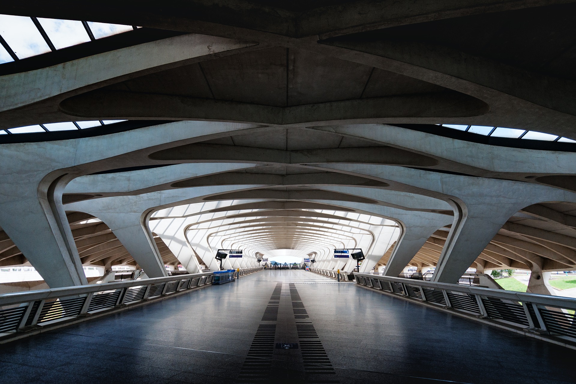 aéroport lyon saint exupéry