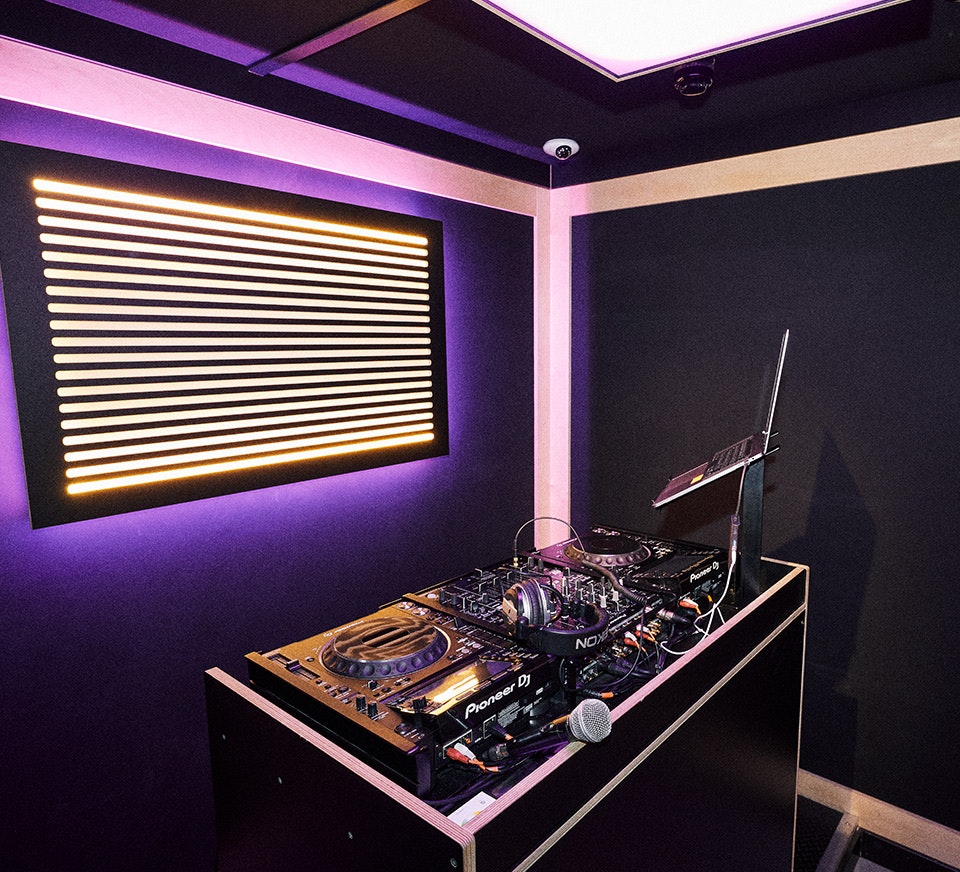 DJ Studio Standard - Pirate studios