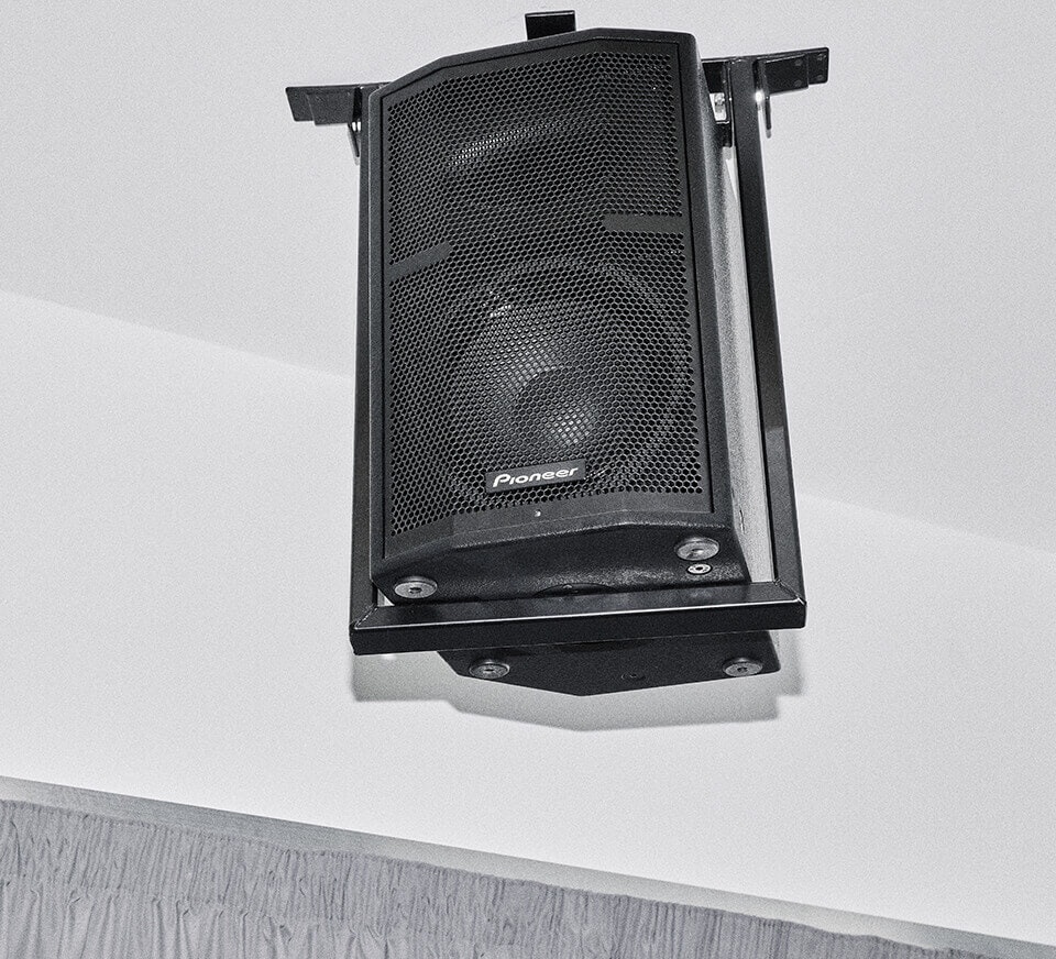 Speaker in Pirate Dance studio