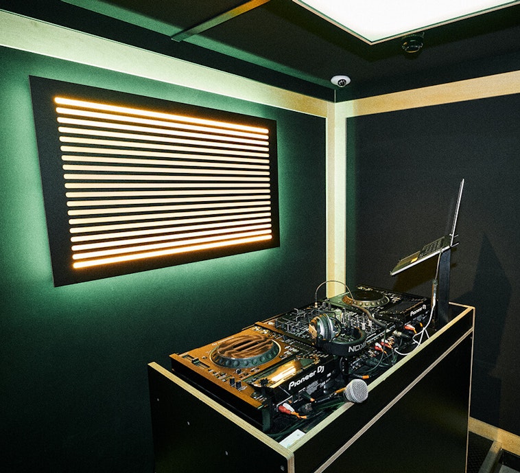 Los Angeles DJ Studios 24/7 Pioneer DJ Rooms