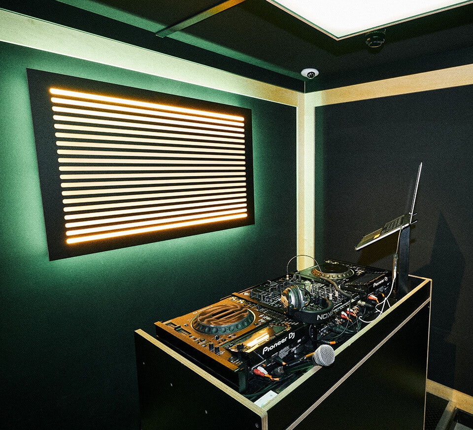 DJ NEW