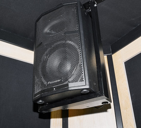 How Many Speakers Does A DJ Need?