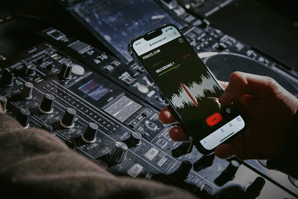 Pirate guests using Capture.Audio to record live mixes onto their phone