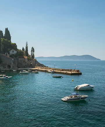 Stone houses. Olive trees. Total peace.