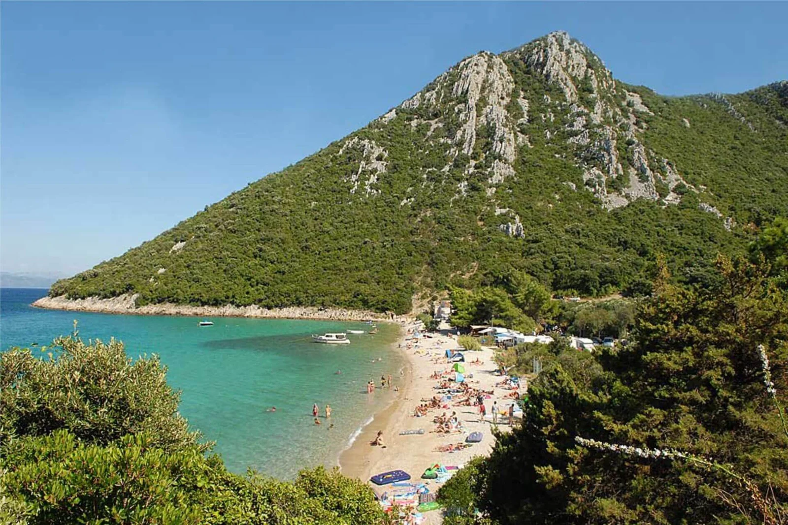 Divna-beach-peljesac-day-trip-from-dubrovnik