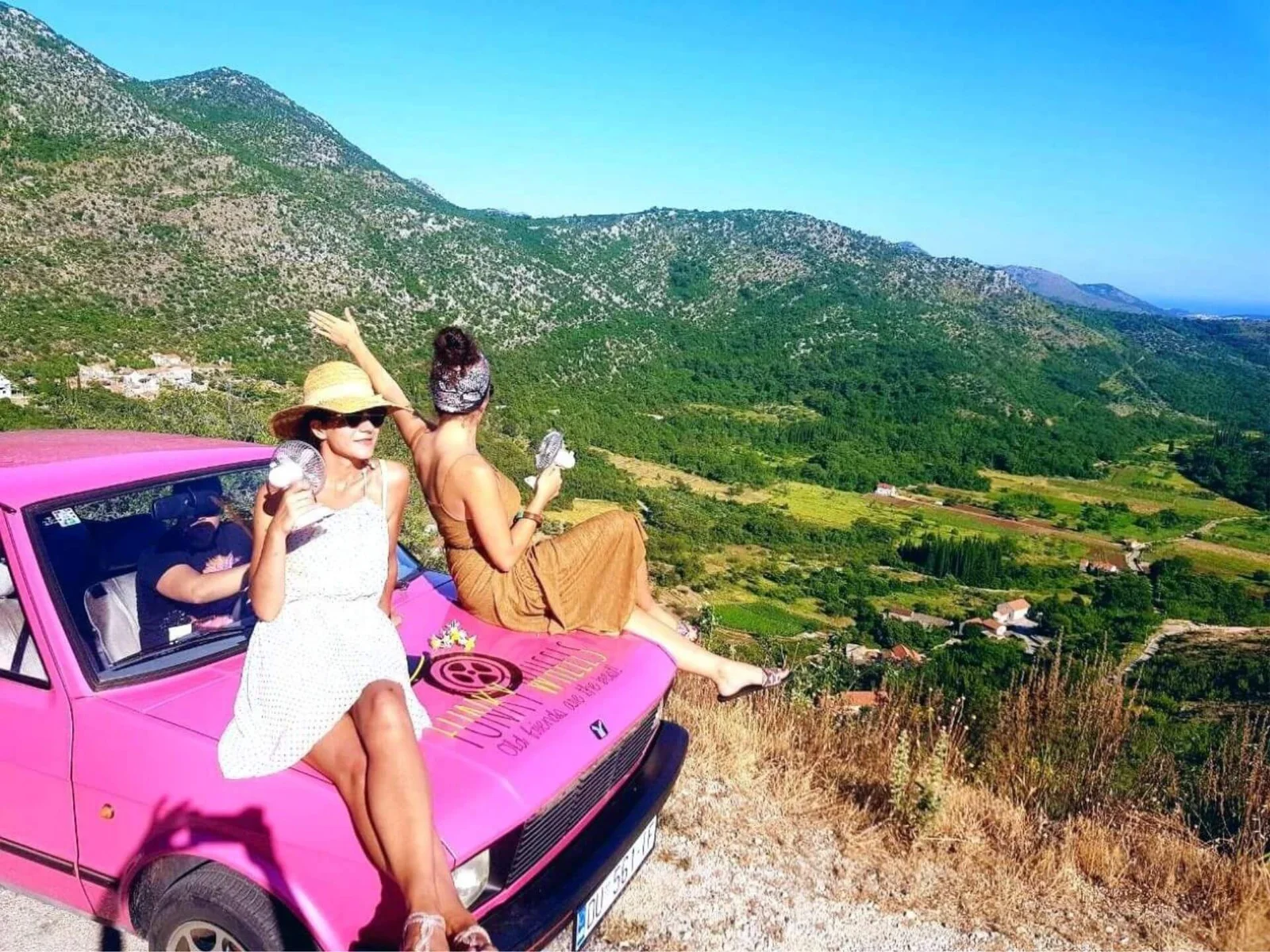 Funky Wheels - Fall In Love With Moments Tour