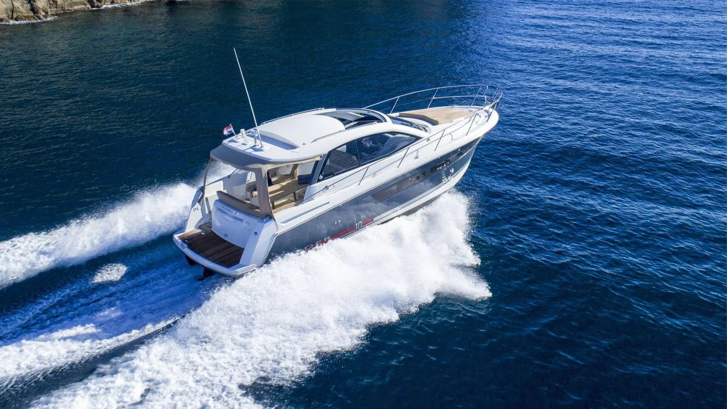 Jeanneau Leader 10 Boat