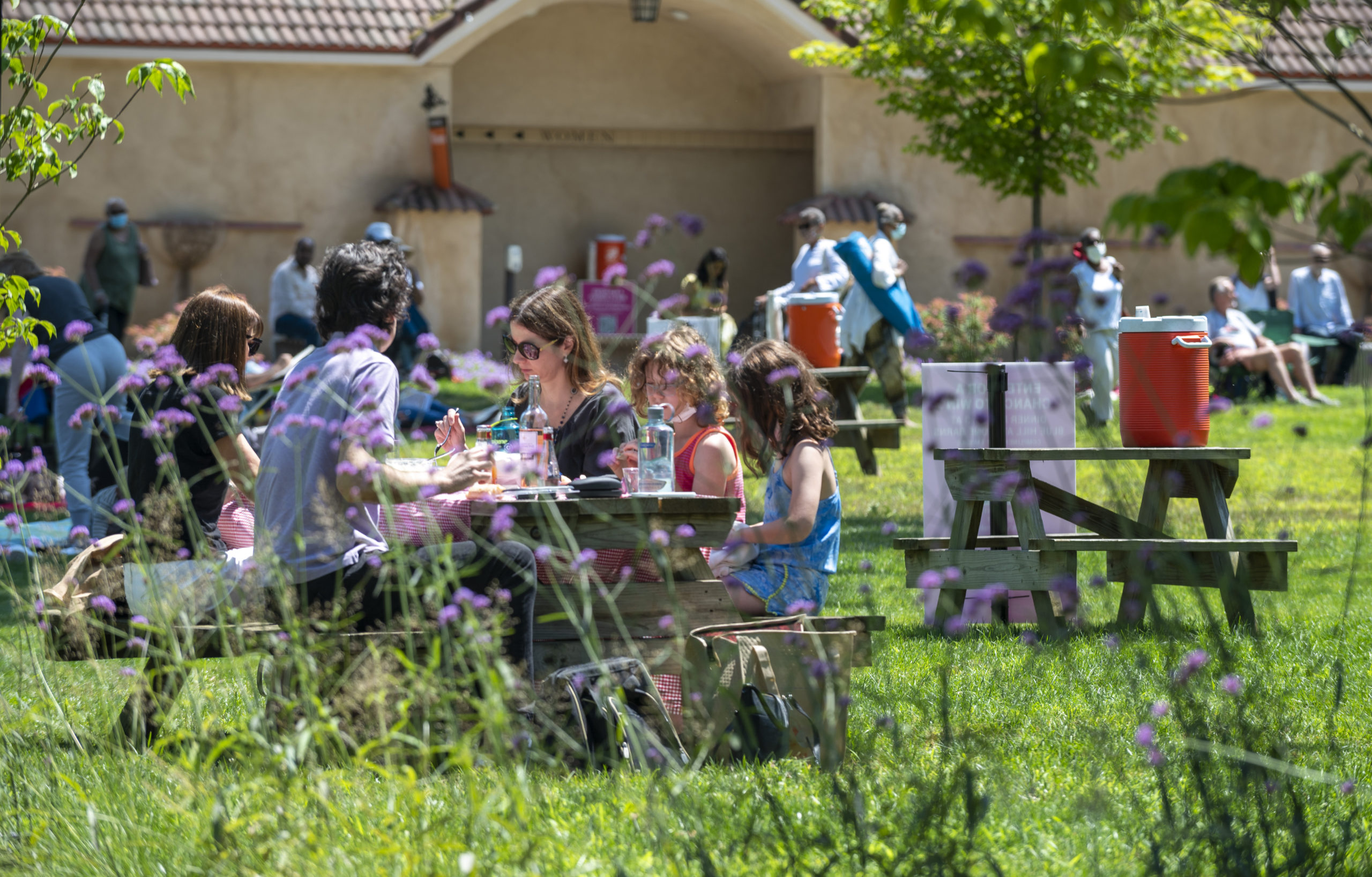 picnicking at caramoor