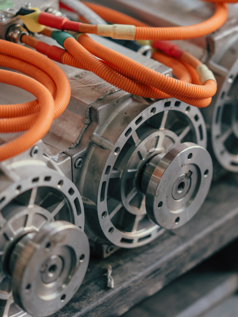 We design plug-and-play EV drivetrains to seamlessly integrate into any chassis.