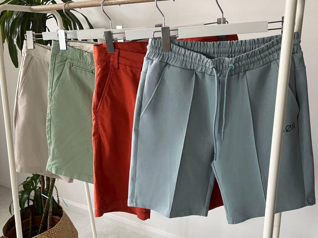 Sind Shorts im Büro okay?