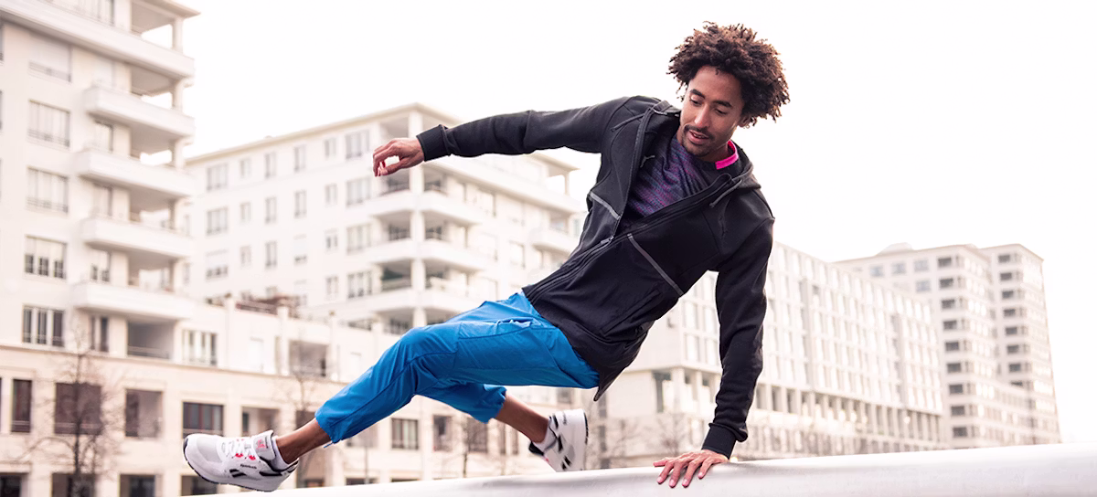 person, clothing, footwear, shoe, dancing, leisure activities, performer, solo performance