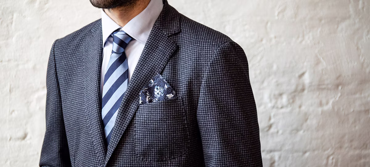 accessories, formal wear, tie, blazer, clothing, coat, jacket, suit, necktie