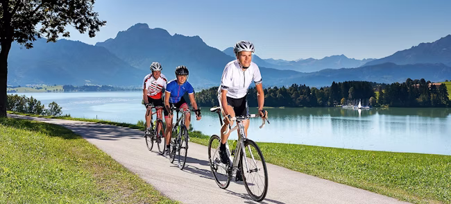 aktion, sommer, gebirge, see, focus, loeffler, löffler, rennrad, füssen, helmet, outdoors, scenery, person, bicycle, vehicle, footwear, shoe, cycling, people