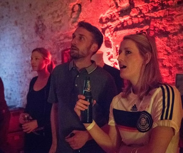 adult, female, person, woman, male, man, bracelet, jewelry, glasses, urban