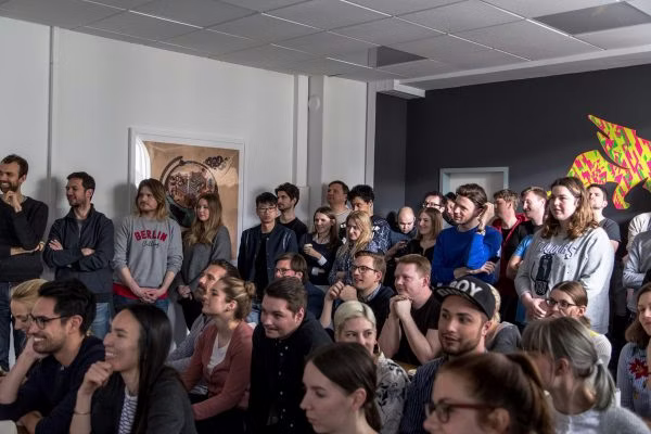 adult, female, person, woman, hat, people, male, man, glasses, crowd
